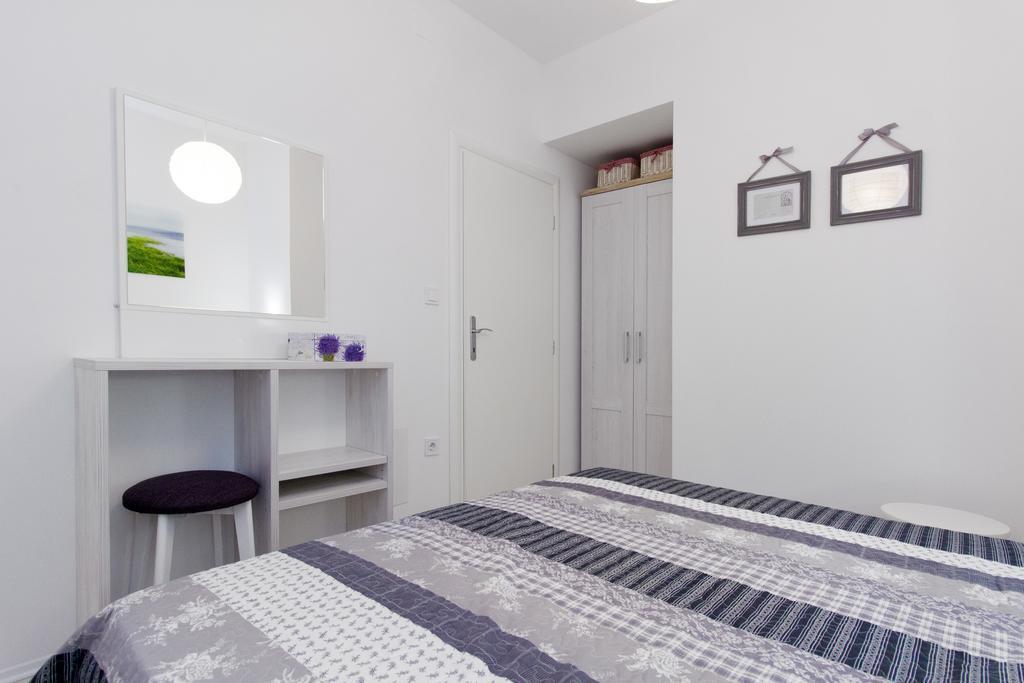 Apartment Nina Skradin Exterior photo